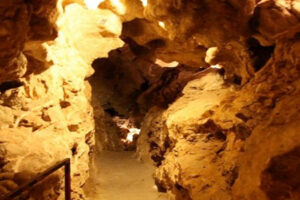 Black Hills Caverns